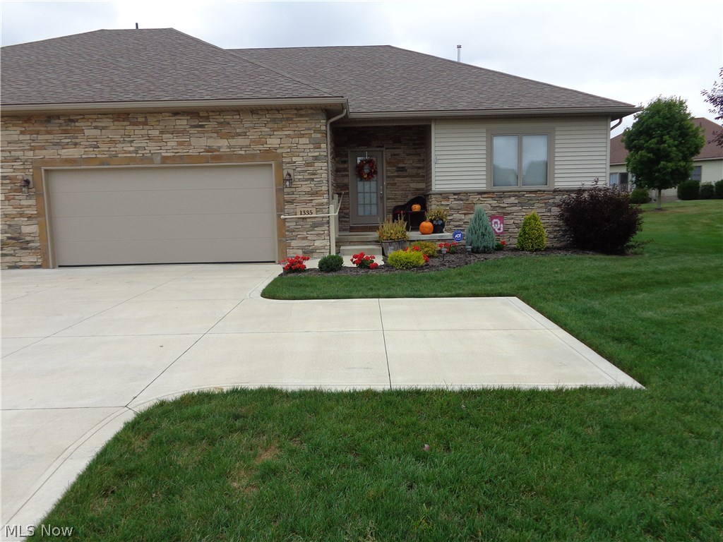 A beautiful Planned Unit Development home at Villas at Pebble Creek. This spacious home has gorgeous stone and vinyl exterior. 2 Bedrooms, 2 Full Baths. Open concept floor plan. Large Schrock Kitchen and Sun Room dining area. Master suite has walk in closets, bath with double sinks. 1st floor laundry.