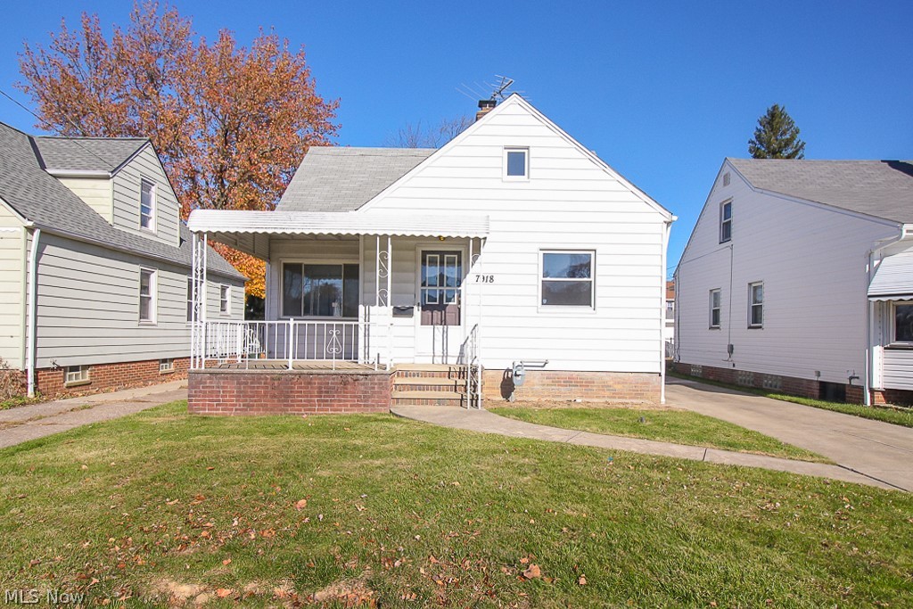 7918 Theota Ave, Parma - Spacious 3 Bed 2 Bath Home!

All applicants are required to fill out a PetScreening application, found on our website directly on the application before being processed. Even if you have NO pets, this application must be filled out.

$1,050 rent / $1,050 deposit
$25 application fee per adult
NO SMOKING
1-2 pets OK with non-refundable pet fee (breed restrictions apply!)
1 time $99 non-refundable set up fee paid at lease signing

This spacious unit makes a truly lovely home! It features a bright living room with a big picture window, along with a ton of space! The large eat in kitchen kitchen is open, has tiled flooring, and tons of counter/cabinet space! The stove and fridge are provided on site for the resident to use, as well! The 3 bedrooms are all a great size, and offer ample closet space! The 3rd bedroom/master is on the 2nd floor, is carpeted, and is HUGE! The basement is partially finished, and offers additional storage space, and washer/dryer