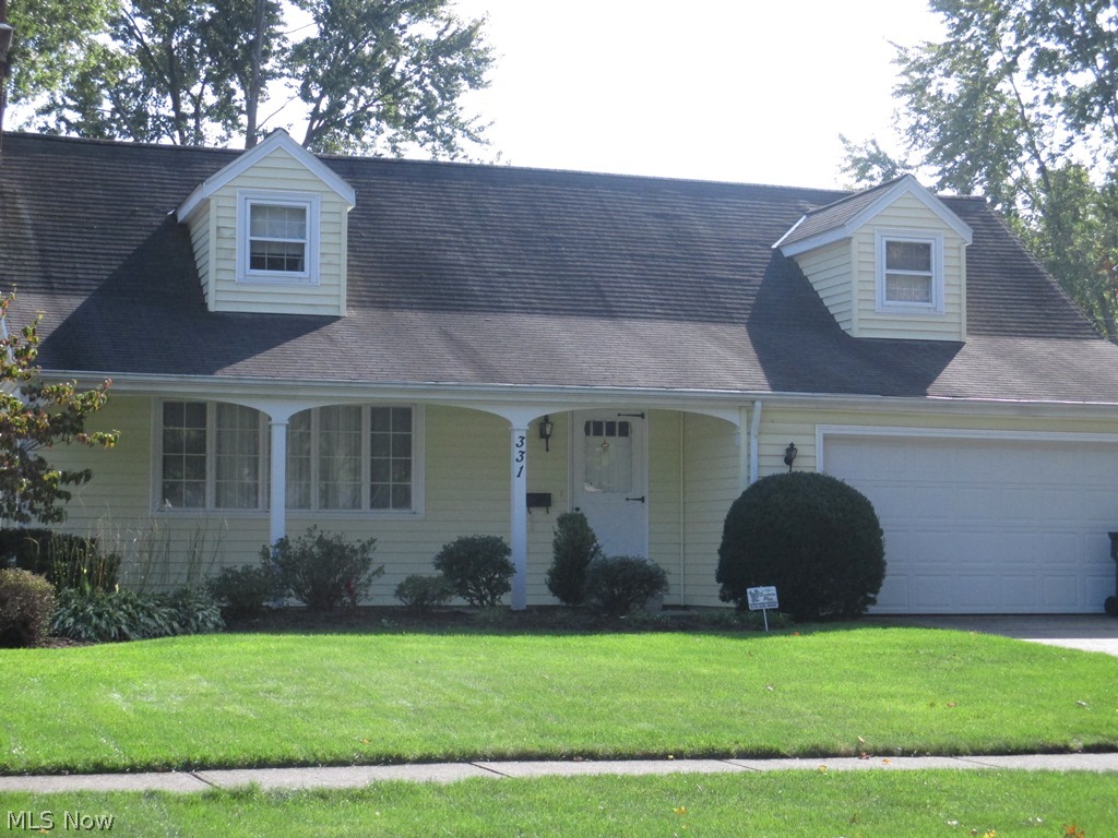 Roomy home with 4 bedrooms all with mint condition hardwood floors and ample closet space. Maintenance free vinyl siding, fireplace with built-in bookcases, 3 season Florida room with plenty of sun and newer landscaping in 2015. Replaced from 2003-2011: furnace, C/A, hot water tank, garage door, roof and vinyl windows installed in 1996. Home warranty.