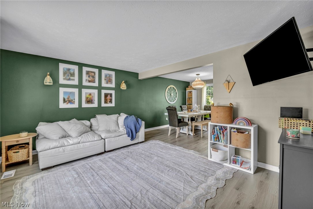 Creekside Vill - Residential