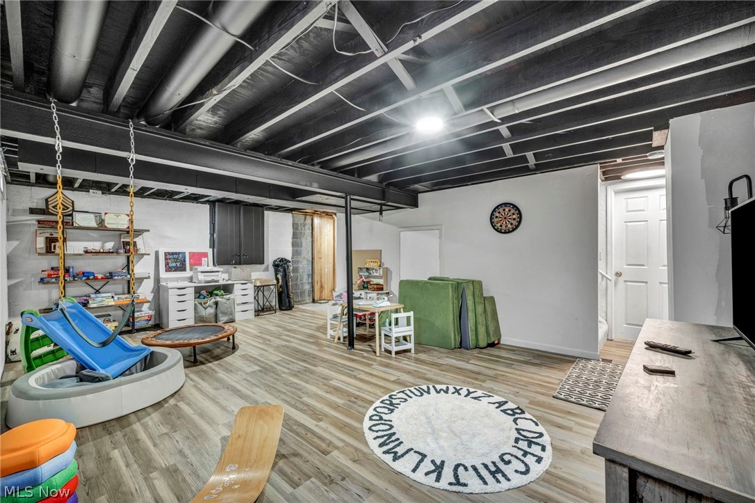 Creekside Vill - Residential