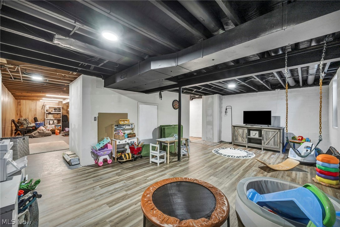 Creekside Vill - Residential