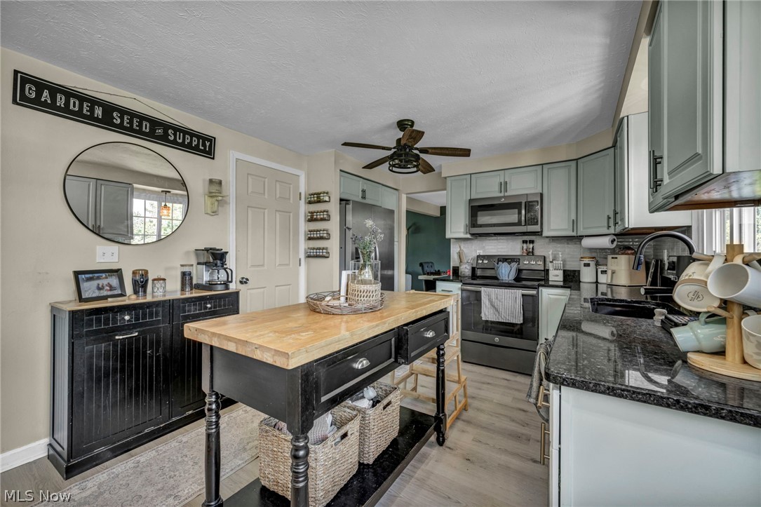 Creekside Vill - Residential