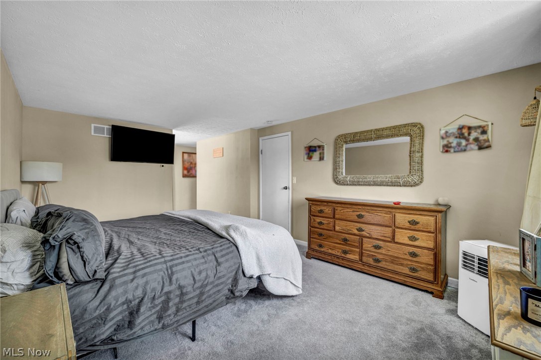 Creekside Vill - Residential