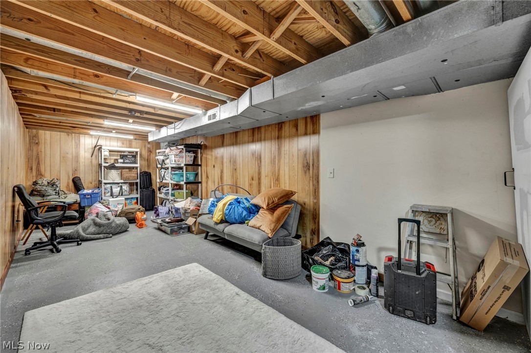 Creekside Vill - Residential