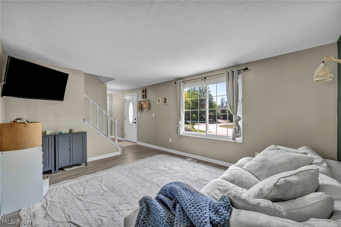 Creekside Vill - Residential