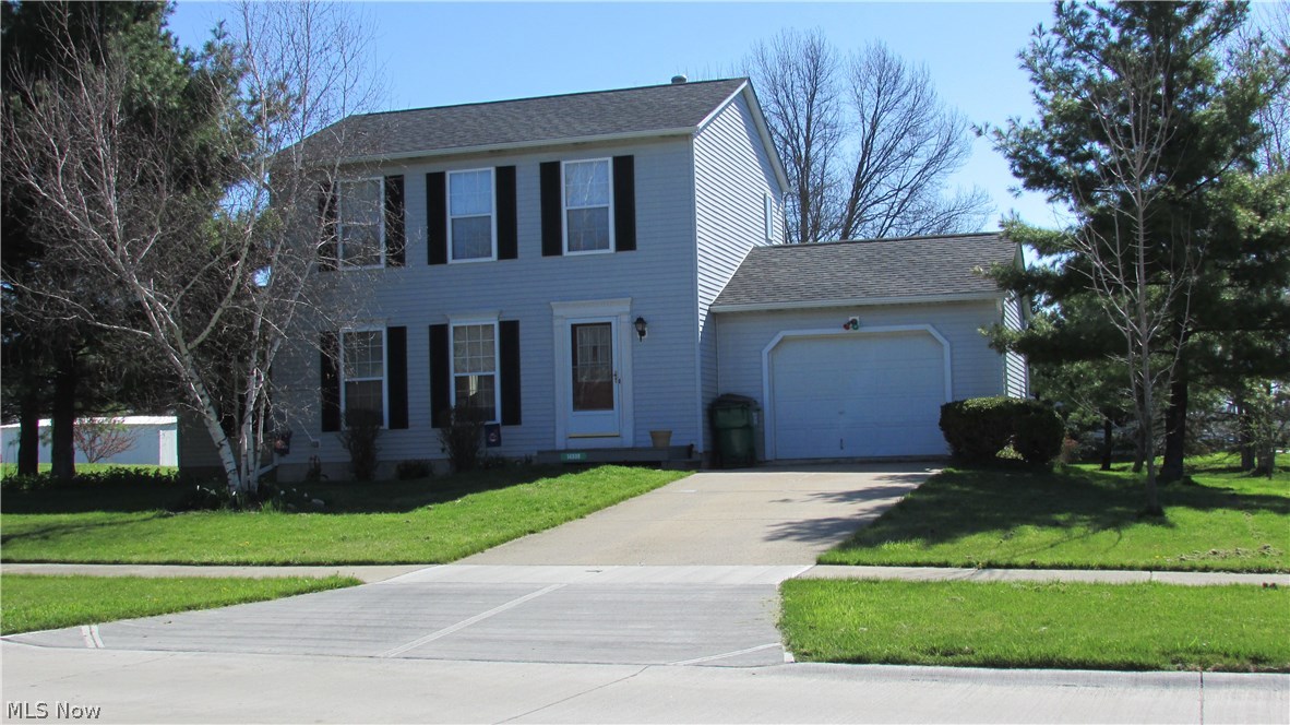 Bring us a back up offer!!!!  2 story home near the beginning of Glen Valley Farms Homeowners Assoc., Inc.  Live within site of the pond view!  Living room, family room, eat in kitchen and 1/2 bath on the main floor.  Upstairs are 3 bedrooms and full bath and your laundry hook ups are in the full unfinished basement.  You can sit in your eat in kitchen and look out the slider onto the rear deck. Make your appointment to see this home now.  Home warranty included for pjavascript:__doPostBack('m_rpPageList$ctl00$lbPageLink','')eace of mind!