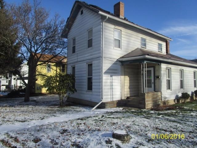 Investor special, close to downtown Ravenna, 3 bedroom colonial.  Needs TLC, priced to sell!