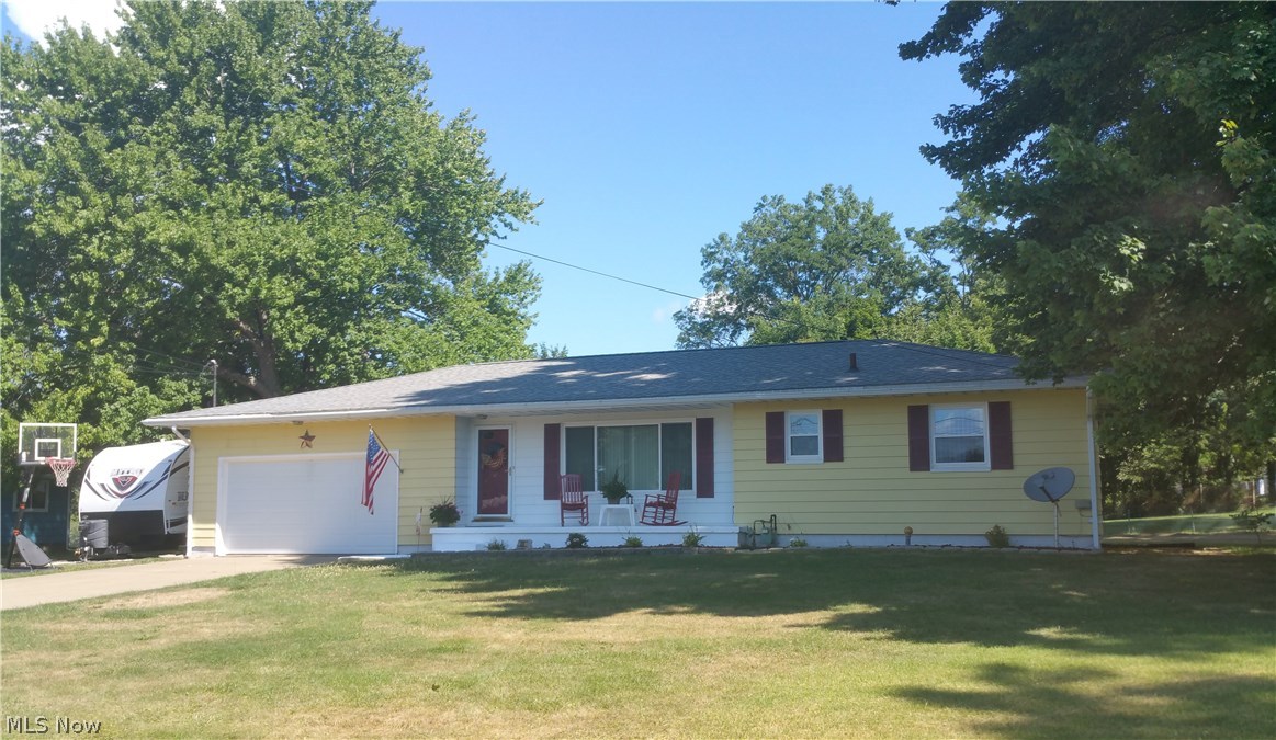 Looking for a modest, move-in ready ranch in sought-after New Franklin, but can’t find one large enough to accommodate your family when they come to visit? Well, this is it! Beautiful from top to bottom, this property has room for everyone.  The living room is large enough it holds two couches comfortably. You’ll love the cozy, retro kitchen with its newer stainless fridge and an oven that makes perfect cookies every time! You won’t have to skimp on bedrooms, they are all good-sized. There’s even hardwood under the living areas. Downstairs is a 39 x 26 family room/man cave so large, it has two, full-sized dining room tables, a bar and a kitchen set up. The house is so accommodating, the owners serve over 30 people at the holidays! The lot measures nearly a half acre, and the back yard features a great patio and is partially-fenced. It’s just perfect for large gatherings. Improvements include newer, pet-friendly carpet in the living room and hallway, vinyl windows, the roof was replaced