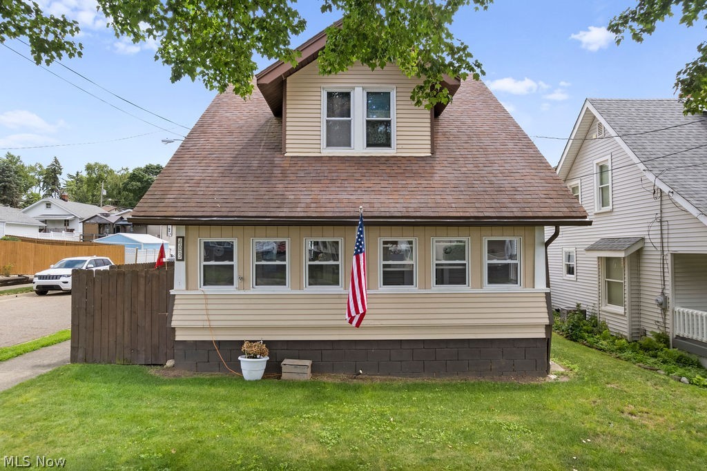 Welcome home to this beautifully maintained 3-bedroom, 2-bath property offering the perfect blend of character and modern updates. Inside, you'll find spacious living areas, an updated kitchen, and tasteful finishes throughout, making this home truly move-in ready. The partially finished basement provides additional living space that's perfect for a rec room, home office, gym, or playroom, while still offering plenty of storage. Enjoy generous-sized bedrooms, updated bathroom, and the pride of ownership evident in every room. Outside, you'll appreciate the detached garage, fenced yard, and inviting enclosed front porch, perfect for relaxing with your morning coffee. Conveniently located near shopping, dining, parks, and major highways, this well-cared-for home is ready for its next owner. Schedule your private showing today!
Special Assessments: M23 STREET CLEANING = $132.60 annually & M20 STREET LIGHTING = $70.08