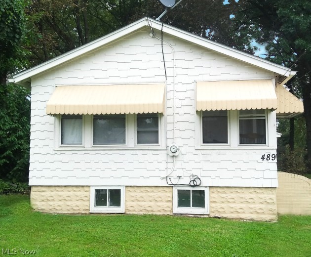 Located in the heart of off campus houses, this a great opportunity to own 8 contiguous parcels as a package of turnkey University of Akron student rentals! The 26 bedroom package consists of 2 duplexes, 3 single family houses and 2 additional single family houses each with 2 kitchens that could easily be converted into duplexes.There is also a large 16 space parking lot. 

Annual Income of $119,340, Utilities $7,992, Insurance $3,996, Tax $11,544, Lawn $2,802, Repair $2,493. Net Operating Income $88,053

Currently leased through July 2023; owner is in the process of renewing leases through July 2024. 

Fantastic cash flow opportunity!!