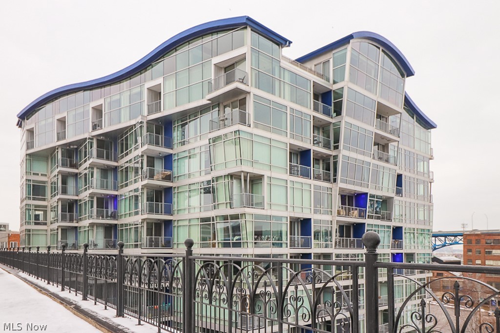 Stonebridge Plaza - Residential