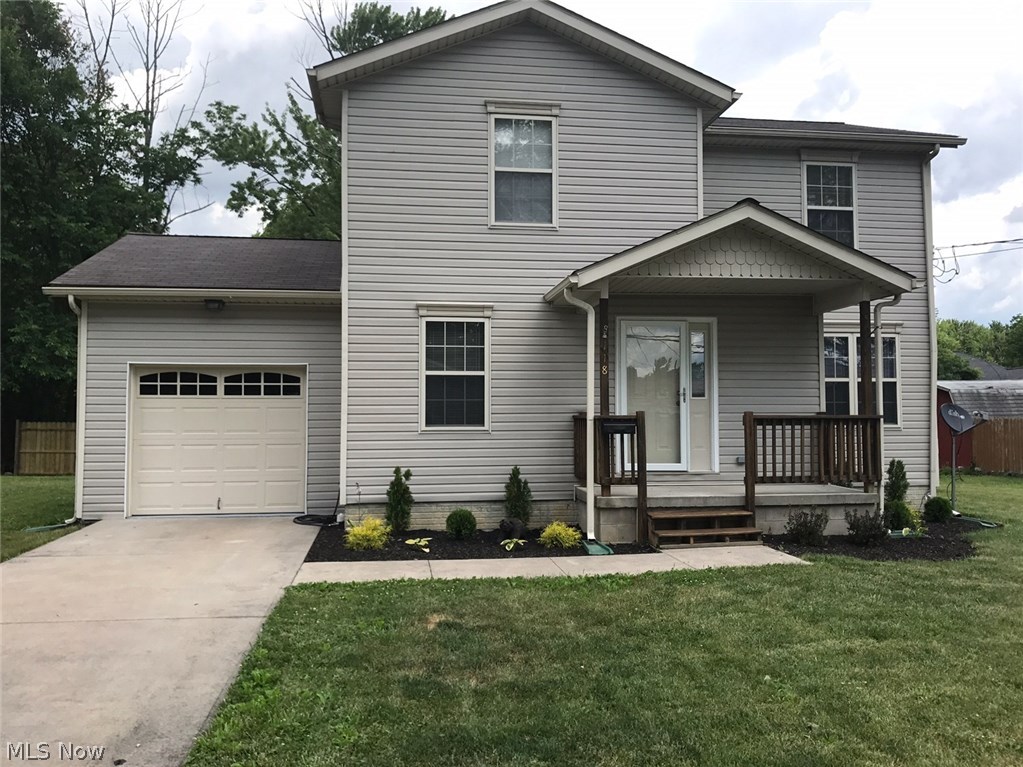 Charming colonial. Neat & clean. Move in ready. Nice floor plan. Stainless Steel appliances are negotiable.