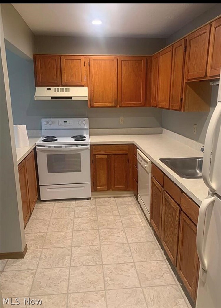 Cedarwood Village Condo 05 - Residential