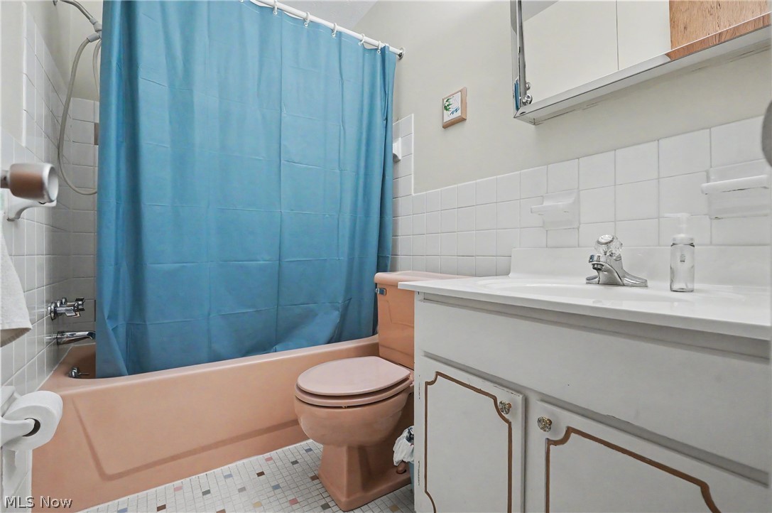 Silver Lake Towers Condo - Residential