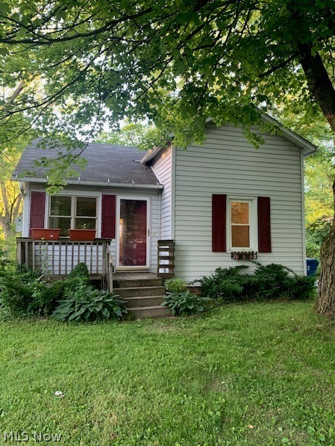 Great investment opportunity or ideal home for buyers looking for easy one floor living in this charming ranch style home ready for you to make it your own. Spacious living room, 2 bedrooms, 1 bath ranch. Eat-in kitchen with appliances and washer and dryer on 1st floor. Large backyard with storage shed and plenty of room to play. New furnace in 2026. Call today to schedule a showing to make this your new home!