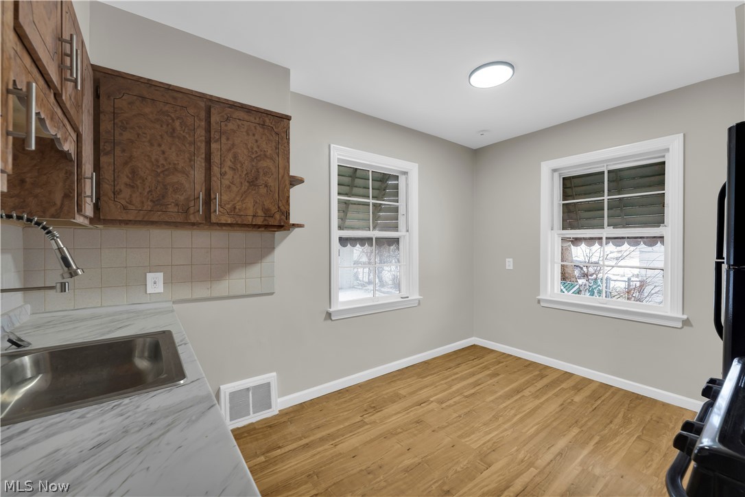 Mix King & Gibbs - Residential Lease