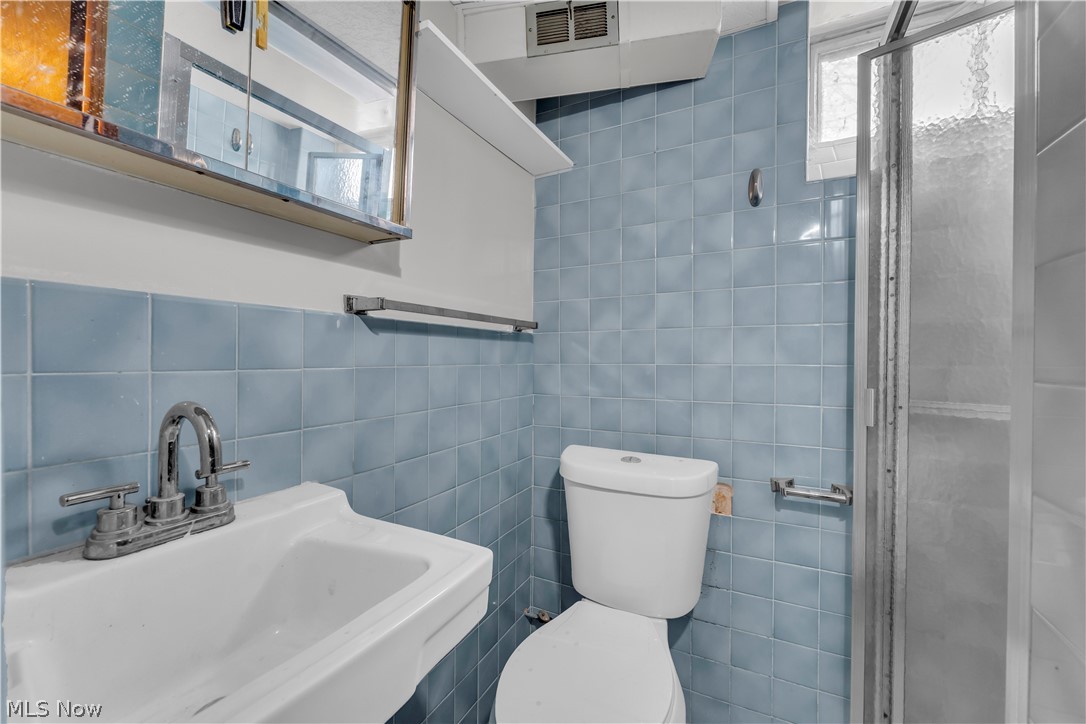 Mix King & Gibbs - Residential Lease