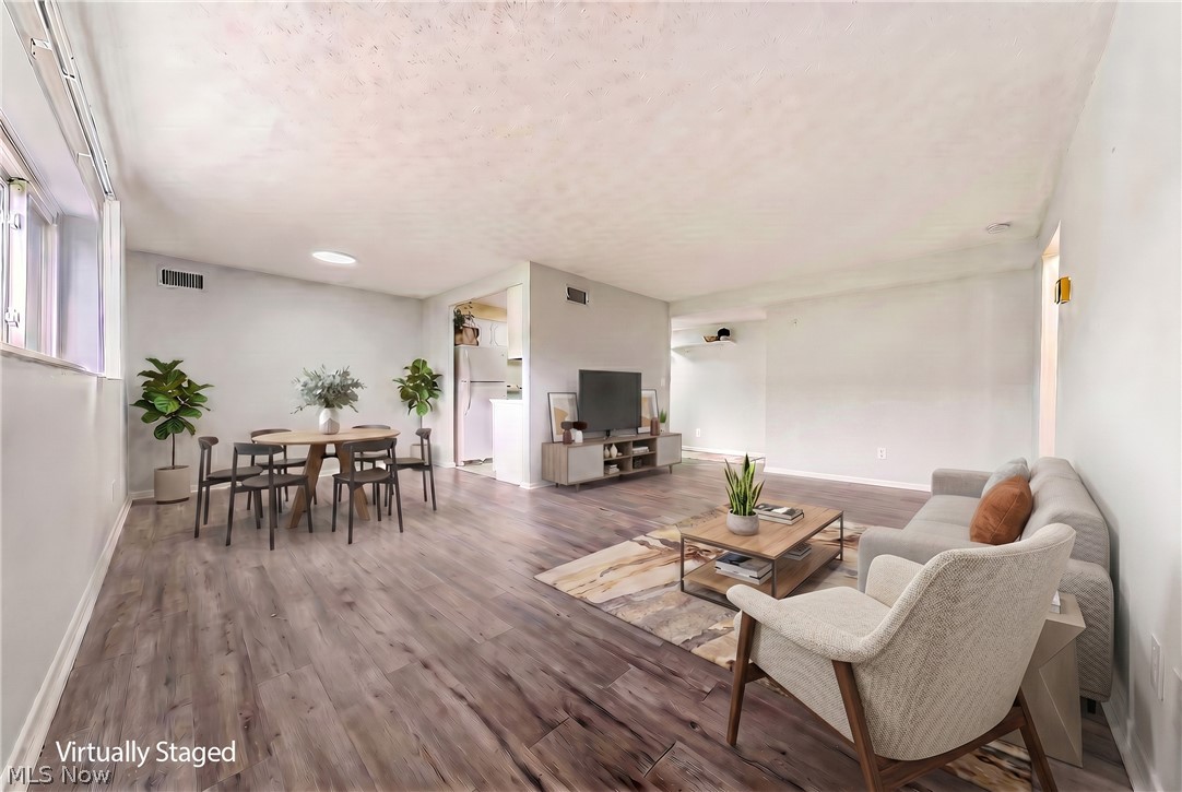 Golden Oaks Condo - Residential