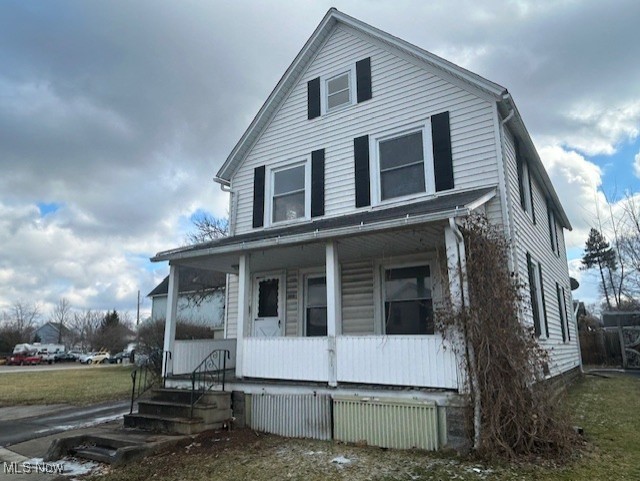 This property presents an excellent opportunity for investors seeking a multi-family home with potential for rental income or as a personal residence. Discover this versatile 1584 sq ft multi-family home. Key Features include: • 4 Bedrooms and 2 Bathrooms: Ideal for multi-generational living or rental income • Similar floorplans for first and second floors • Separate Utilities: Gas, electric, and hot water heaters ensure efficient and independent utility usage •  Don't miss out on this prime location and versatile living space. Schedule your private showing today!