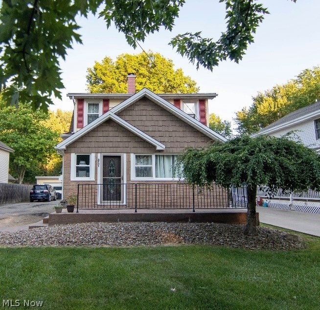 Come check out this charming & cozy 3 bedroom colonial in the awesome location of Middleburg Hts.  The open floor plan on the first floor is perfect for entertaining inside and out with a huge yard perfect for your kids or pets to play.  Upstairs is a spacious master bedroom with a huge closet and two additional bedrooms and one full bathroom.  The full basement is perfect for ample storage.  All stainless steel appliances stay and other features include gas fireplace, screened in back porch, stamped front porch & private backyard!  Close proximity to hospital, freeway, Metro Parks & REC center and so much more!  This is a must see.. it won't last!!