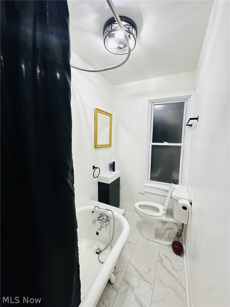 Agnes Mcintosh And/Heirs/Alexa - Residential Lease