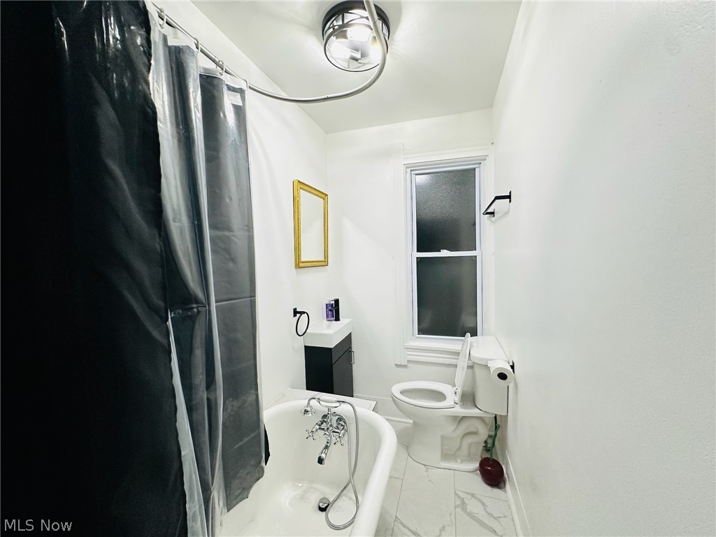 Agnes Mcintosh And/Heirs/Alexa - Residential Lease