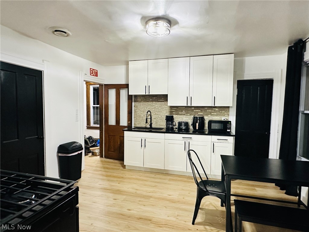 Agnes Mcintosh And/Heirs/Alexa - Residential Lease