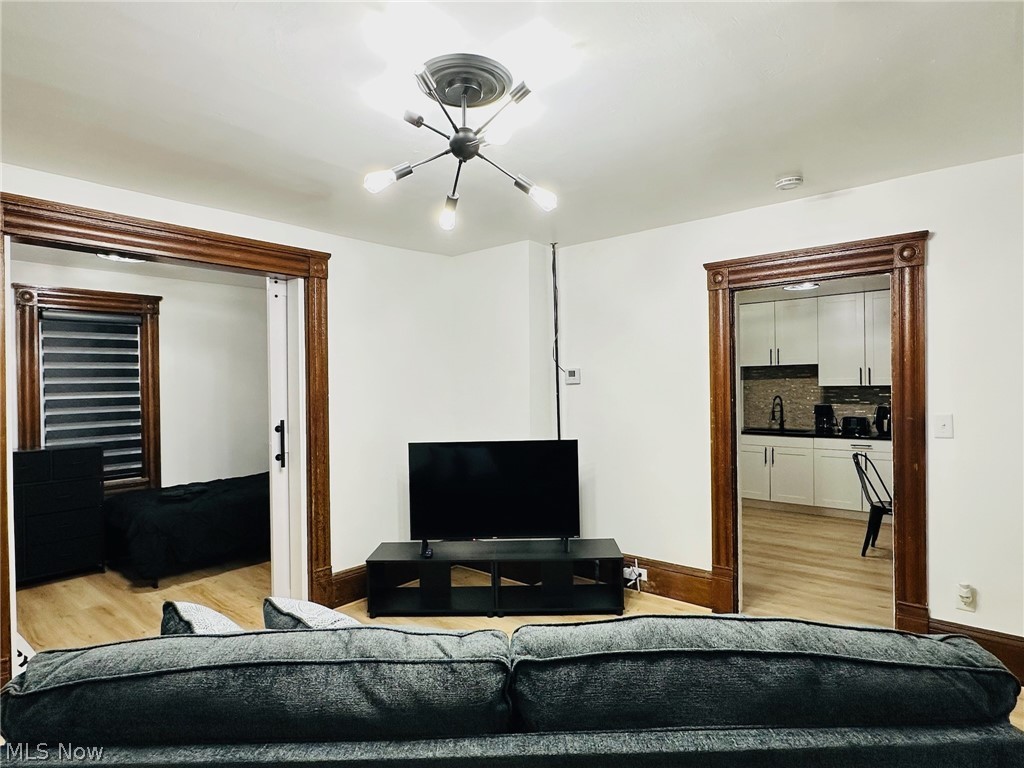 Agnes Mcintosh And/Heirs/Alexa - Residential Lease