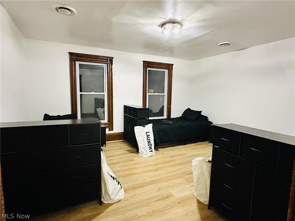 Agnes Mcintosh And/Heirs/Alexa - Residential Lease