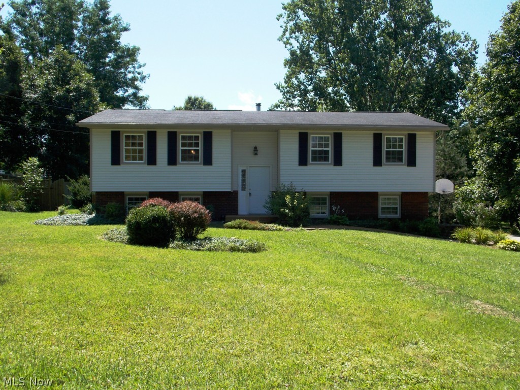 Gorgeous Remodeled and spacious home in Canal Fulton and Northwest Schools offers an open floor plan with everything new. Brand new Kitchen, all new stainless steel appliances, granite counter tops and breakfast bar. 4th Bedroom, Lower Level with  private Bathroom. Updated neutral decor throughout. Refinished deck overlooks a huge backyard. new Bathrooms with granite vanities and custom tile work. Recessed lighting and modern fixtures. Extra large 2-car garage with wide concrete driveway. This is a GEM and won't last long!