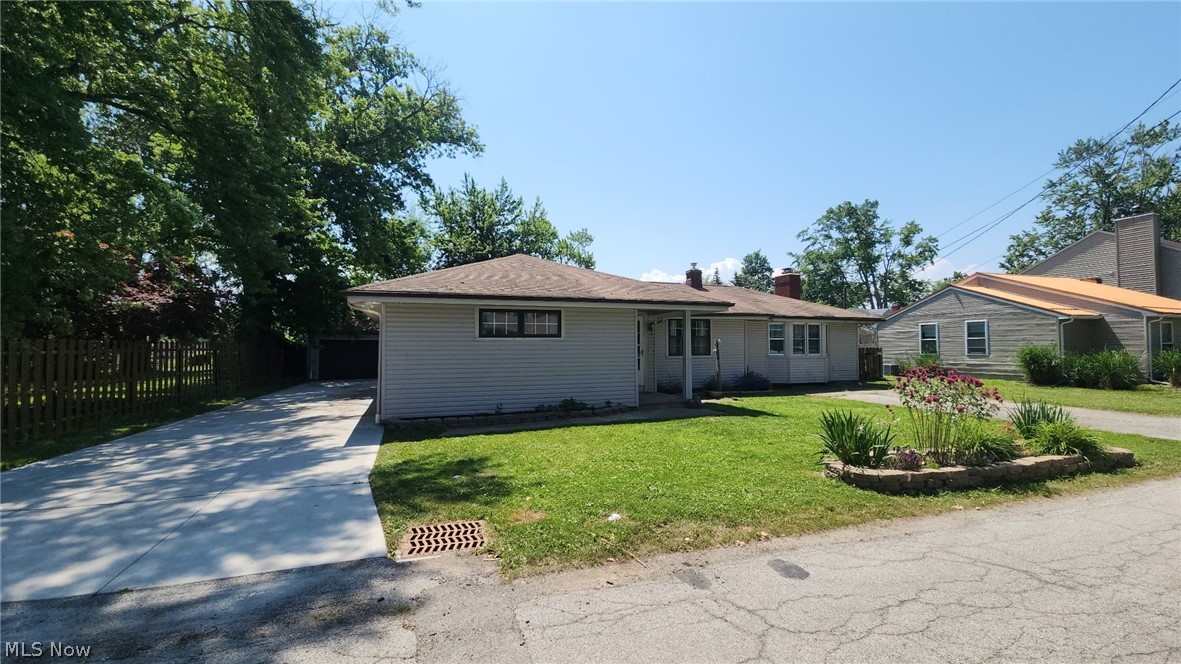 Great location in Eastlake with Lake access, club house and play ground. Well taken care of home with fresh paint and carpet. Hardwood floors. Large kitchen area with plenty of cabinets and counter space. Spacious family room with Wood stove. First floor laundry.  Recently installed in last few years new storm drains, catch basins and pipes from the city. Newer concrete driveway. All first floor living and easy access. Don't miss out on this great opportunity and location. You can join Association which is voluntary and gives you access to lake, club house and play ground, Home is being sold "As is"
Will have passing POS from city. Check out the 3D matter port for your virtual walk thru and views!