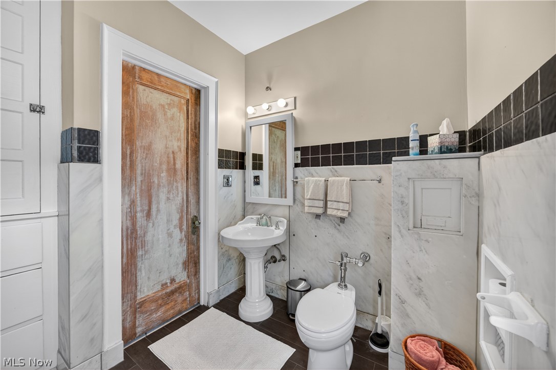 Argyle Condo - Residential
