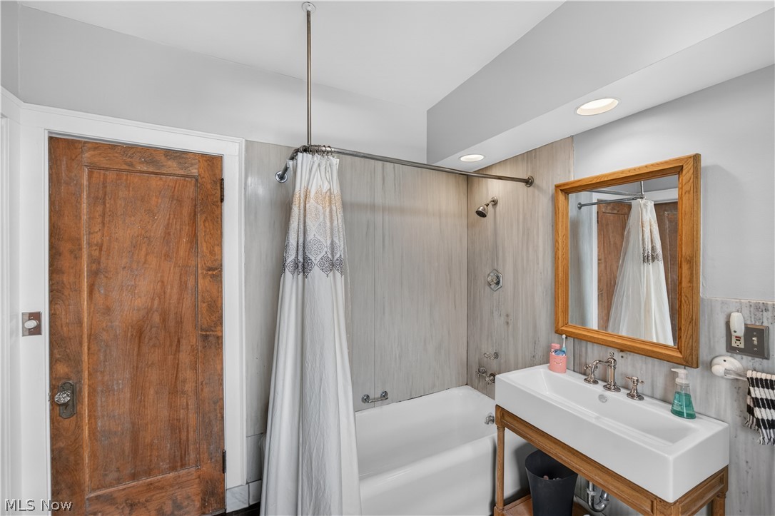 Argyle Condo - Residential