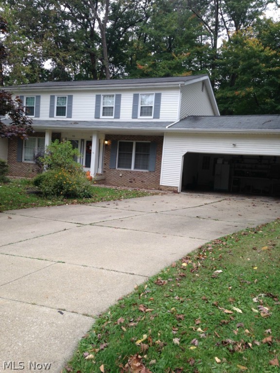 Sunny, spacious and newly remodeled townhome available in Stow! This fantastic unit has so much to offer! It boasts a family
room with a fireplace that opens to the remodeled eat in kitchen, a formal dining room and living room, a 3 season room, and
a half bath finish the first floor. Upstairs you will find a very large master bedroom with double closets and a roomy second
bedroom as well as a newly updated full bathroom with a brand new tub surround. The basement is partially finished and has
plenty of room for storage. The attached 2 car garage and wooded views off from your back patio just add to the many
desirable features of this home. Dont miss this one!
All adult occupants must apply online, We run credit, criminal and eviction history.  Available for move in after April 1st.