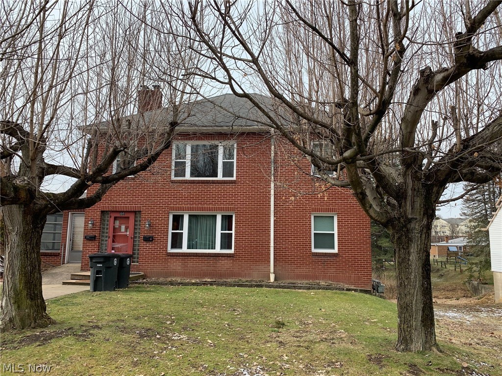Don't miss your chance at this great investment opportunity. Up and down duplex currently vacant but, was collecting $1300 a month rent from previous tenants. Ground floor apartment consist of 2 bedrooms, a full bath, eat-in-kitchen, and sunroom off of kitchen. Upstairs apartment consist of 2 bedrooms, living room, full bath, and eat-in-kitchen. Basement 2 car garage could be used by either apartment along with the separate one car garage. Upstairs attic could also be used by either apartment.