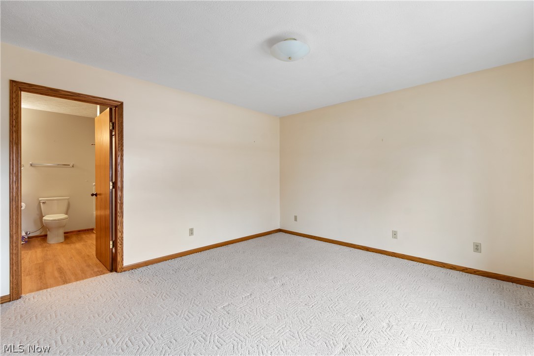 Hartville Country Commons Condo - Residential