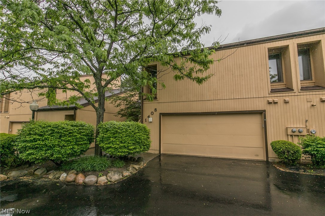 Windchimes On Summit - Residential