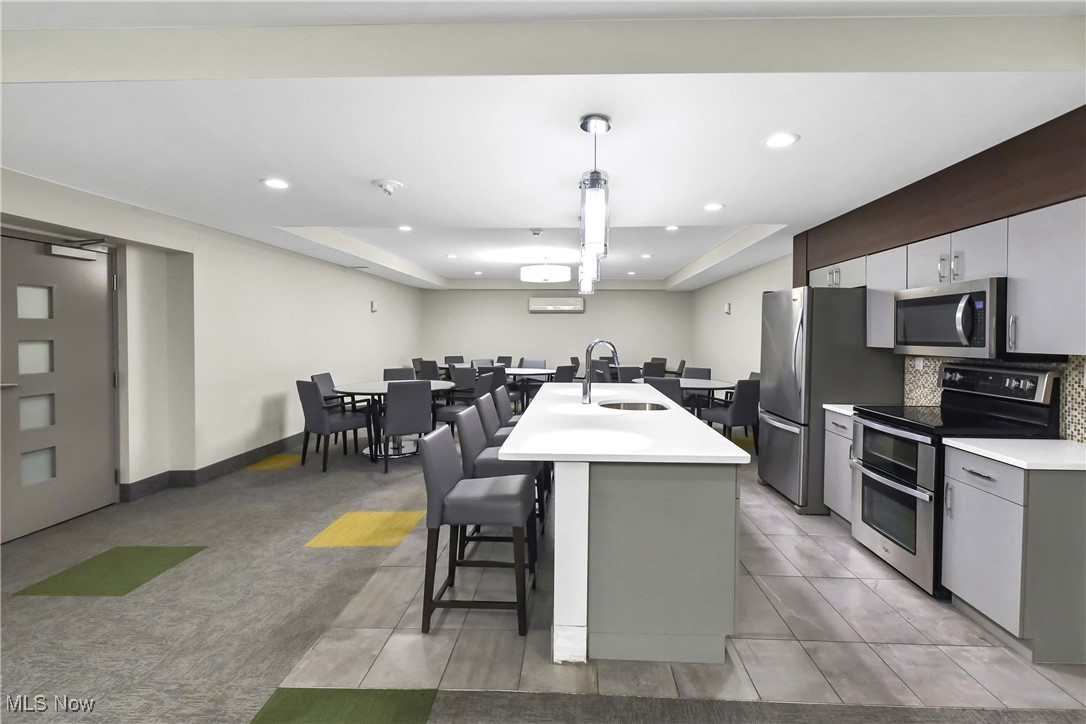 Carlyle Condo - Residential Lease