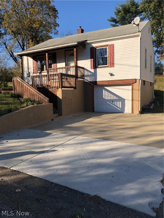 Move in ready 2 Bedroom 1 Bath with new flooring throughout and freshly painted. Nice open eat in kitchen with a door leading to deck and backyard. Unfinished basement leads to the one car garage. Great central location with easy access to highway.