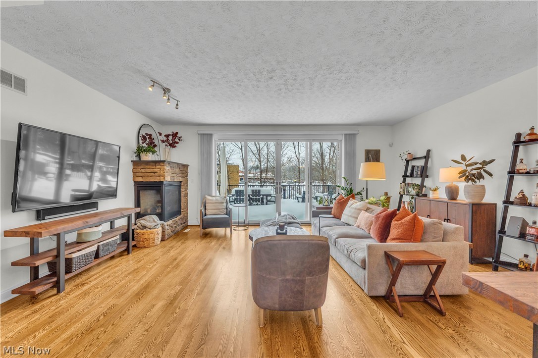 Riverside Gardens - Residential