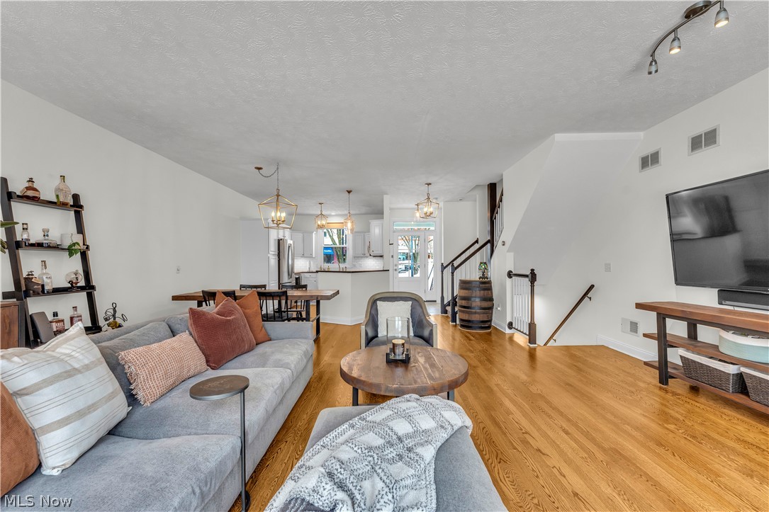 Riverside Gardens - Residential