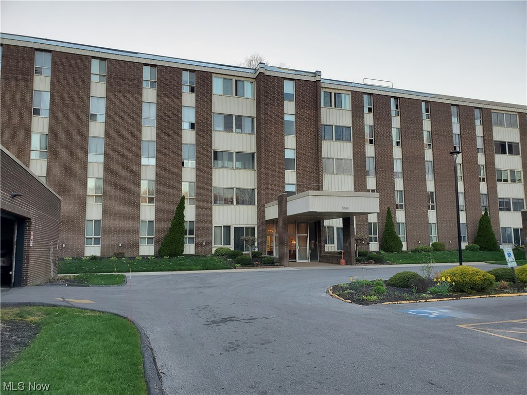 Silver Lake Towers - Residential
