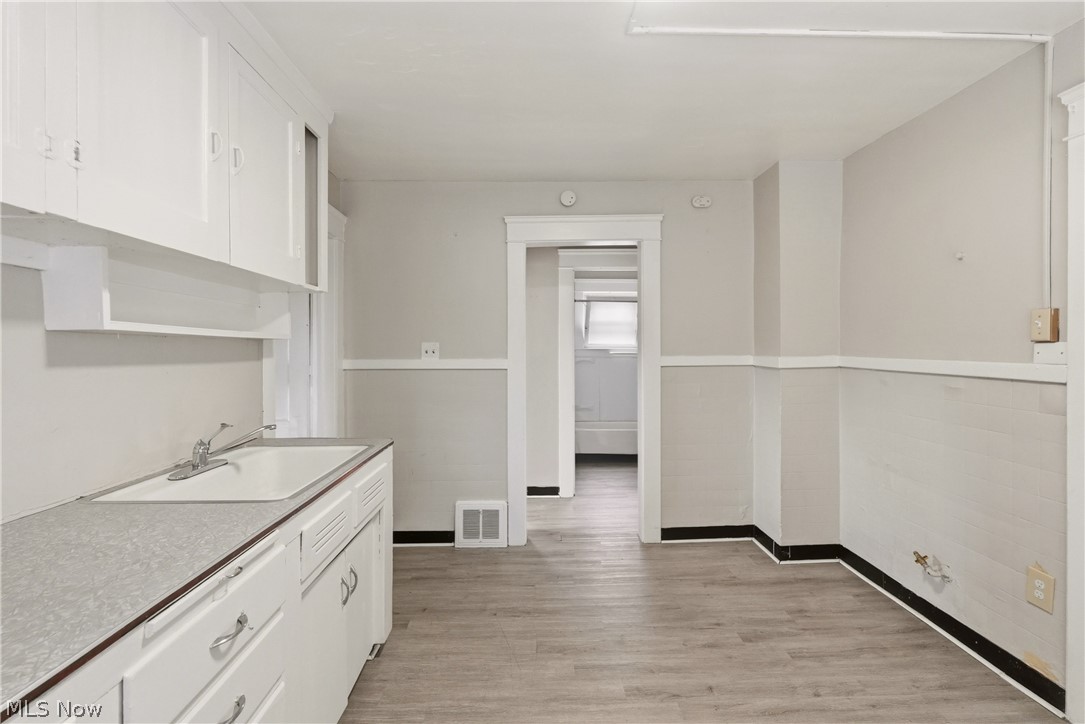 Greenhut Goodman Imrovement Co - Residential Lease