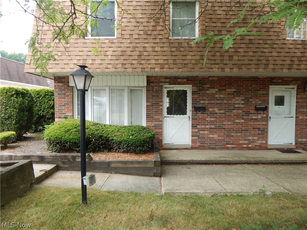 Welcome to this beautiful end unit Townhouse! As you enter you’ll be in the large living room with
hardwood floors next to the dining room with tile flooring that goes through the kitchen with stainless
appliances and travertine counter tops. Beyond the dining room is the family room w/WBFP and hardwood
floors. It accesses the two-car attached garage and a slider to the private patio. There is a powder room
on the first floor as well. The second floor offers a large Master bedroom with two double closets, a full
bathroom and two additional bedrooms. The lower level has a 19 x 15 finished room and the utility
room which houses the mechanicals, a shower, washer & dryer and a lot of storage cabinets. This is a "Must See".