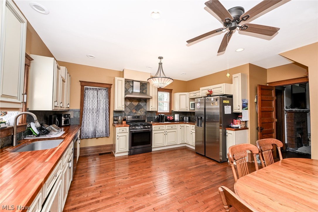 Earls - Residential
