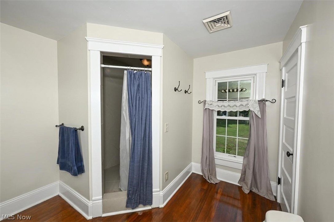 Earls - Residential