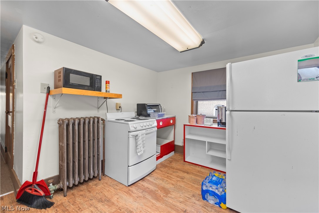 Village/Seville - Commercial Sale