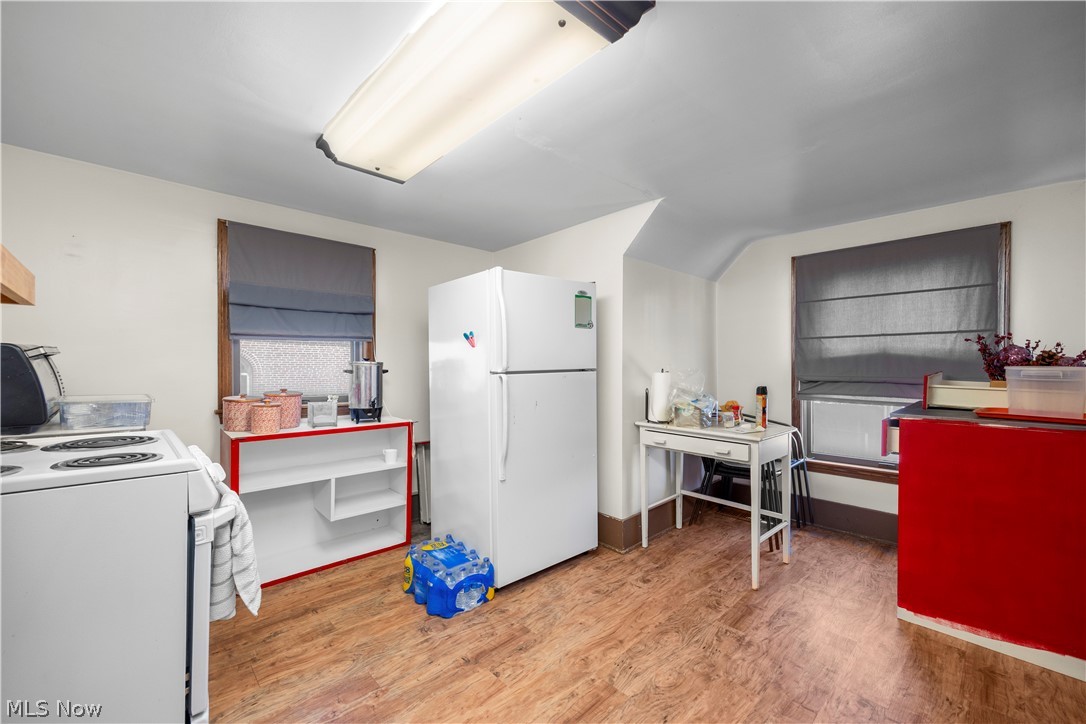 Village/Seville - Commercial Sale