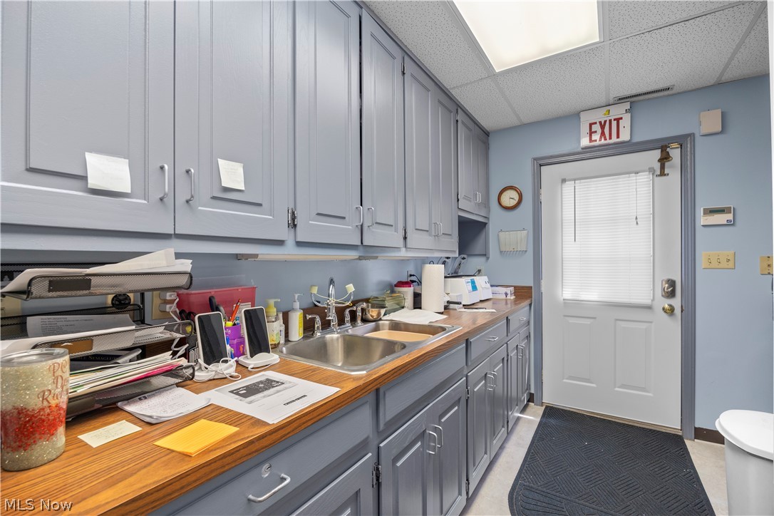 Village/Seville - Commercial Sale